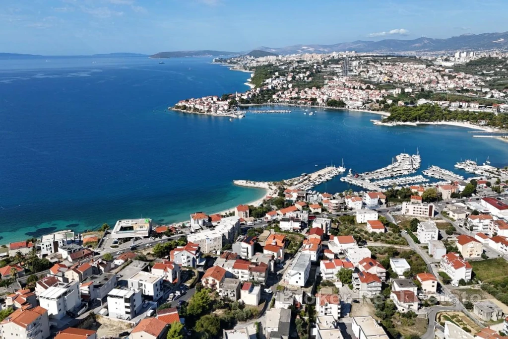 Building plot 500 meters from the sea