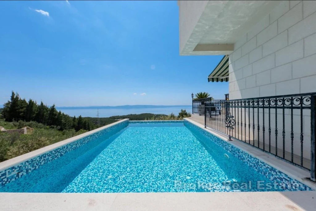Villa with Unobstructed Sea Views, Infinity Pool and Private Olive Grove