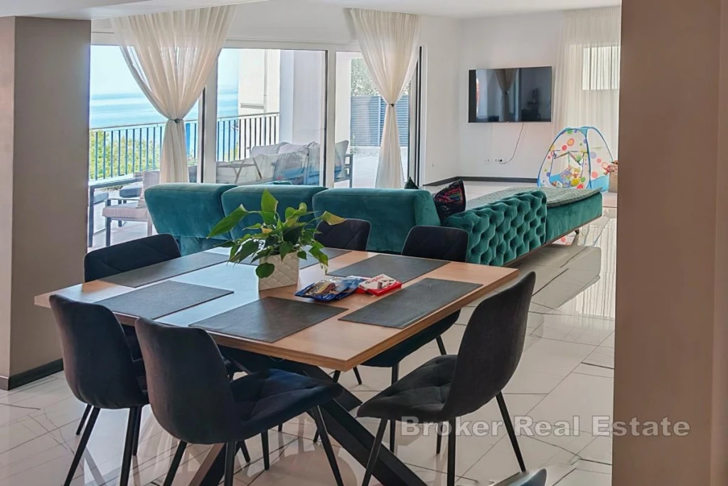 Spacious Three-Bedroom Apartment with Parking