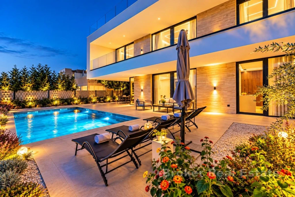 Luxury Modern Villa with a Pool and Sea View