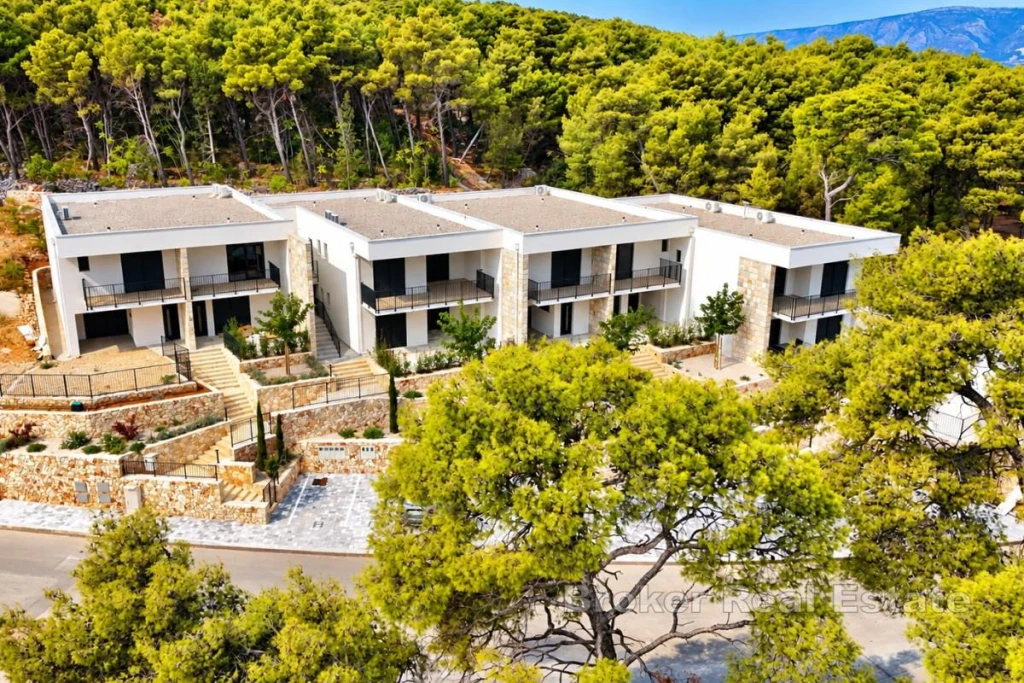 New Build – Two-Level Apartment with Garden and Sea View