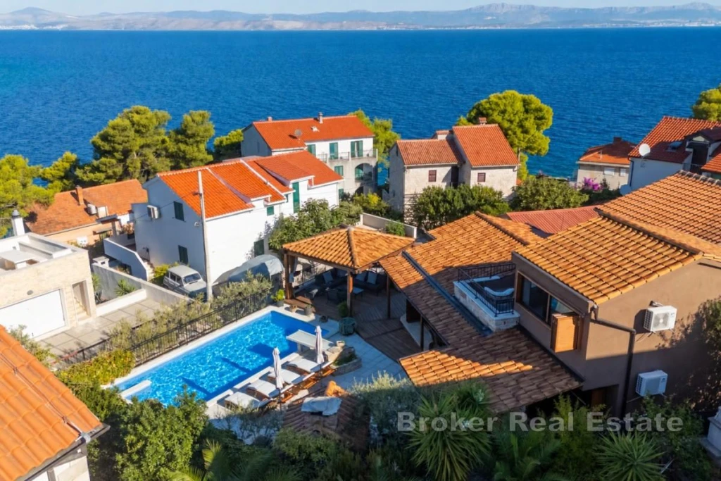 Charming Stone House with Swimming Pool and Sea Views