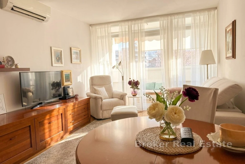 Well-maintained one-bedroom apartment near the city center