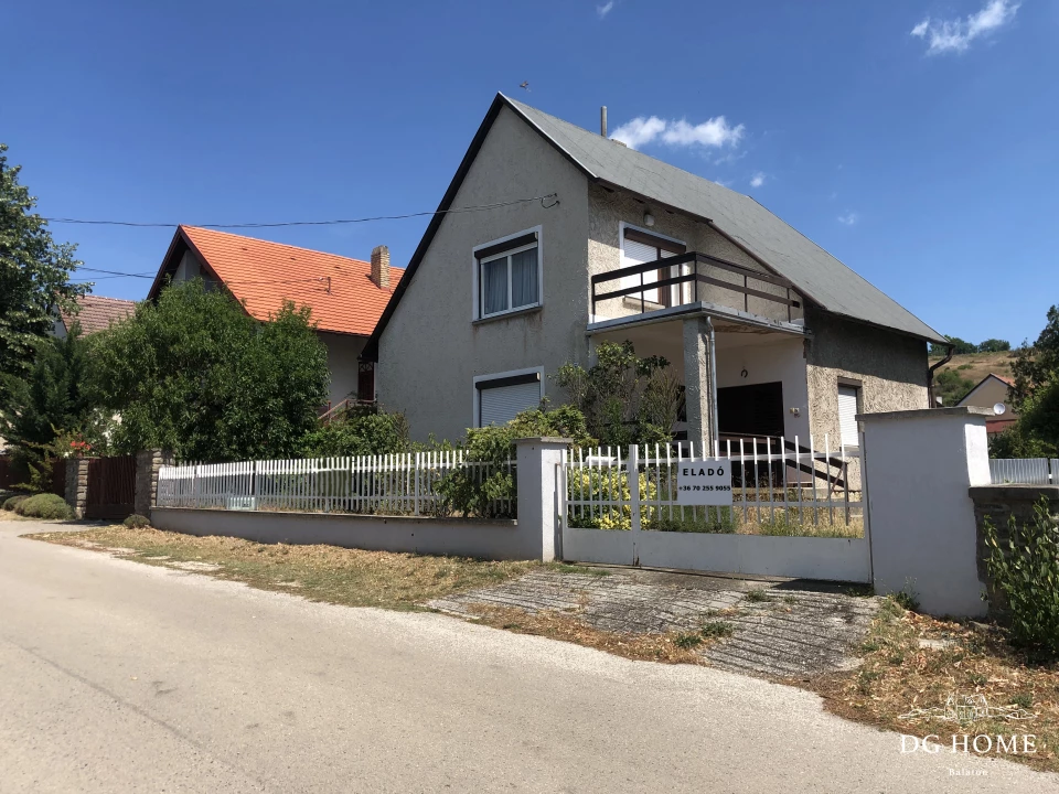Eladó családi ház, Tihany