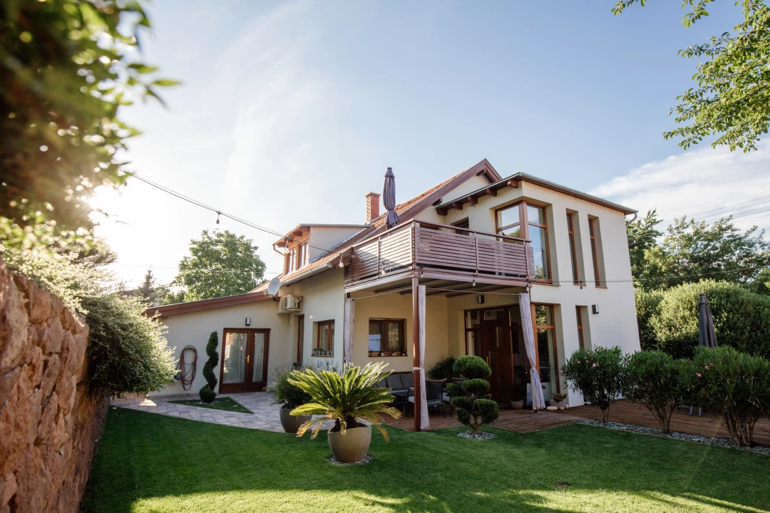 Eladó családi ház, Balatonalmádi