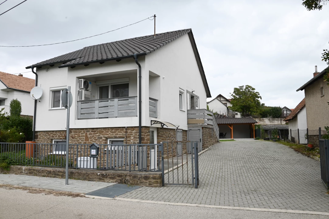 Eladó családi ház, Tihany