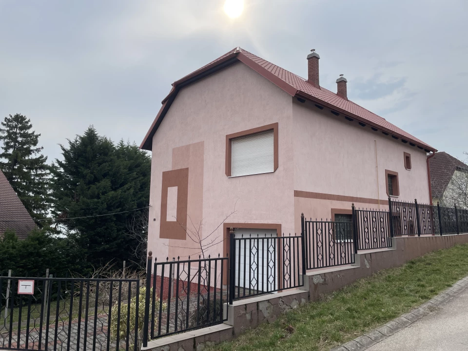 Eladó családi ház, Balatonalmádi