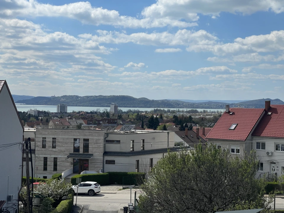 Eladó sorház, Balatonfüred