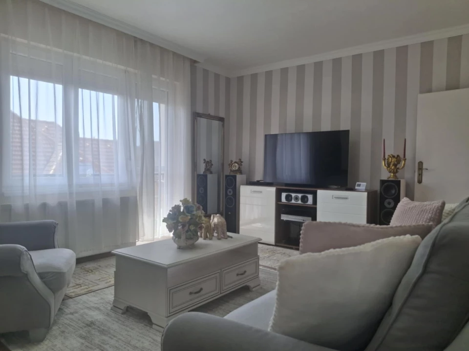 Eladó társasházi lakás, Debrecen