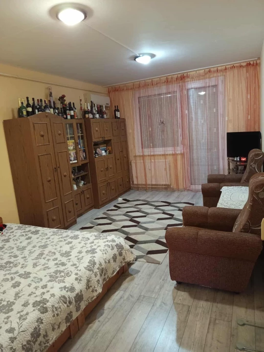 Eladó panellakás, Debrecen