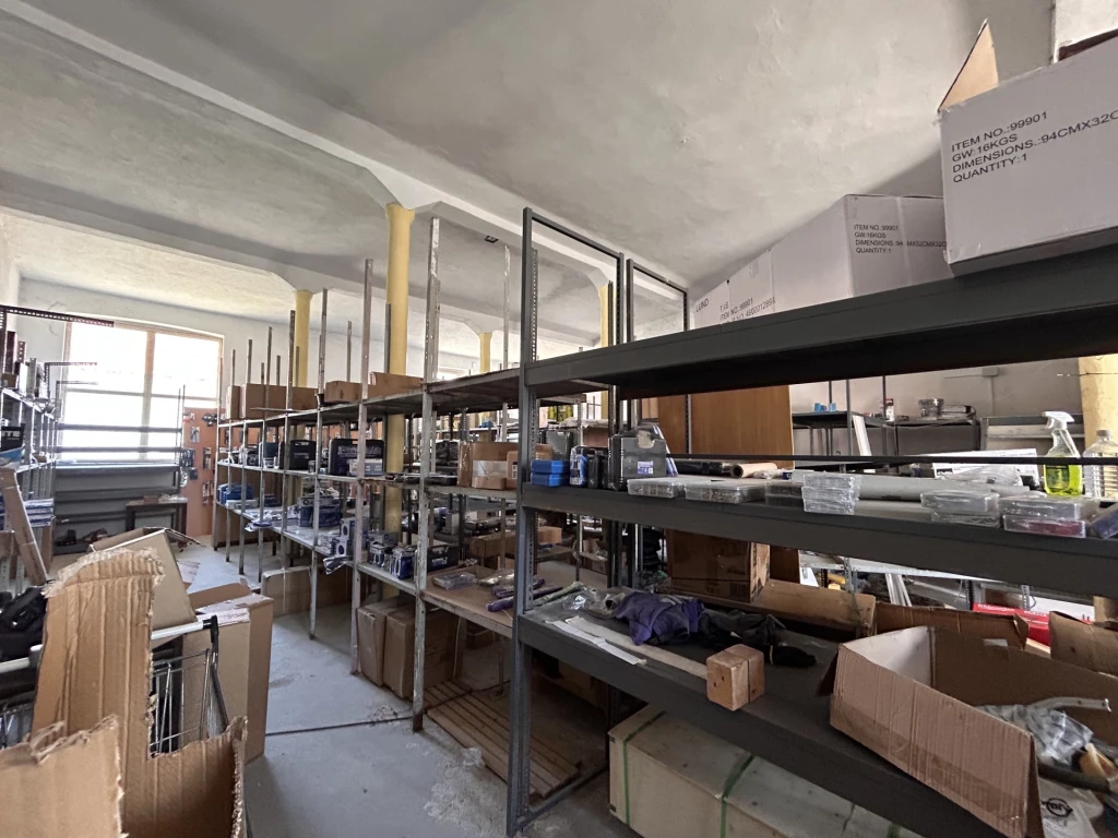 Kiadó Ipari, Komárom 350.000 Ft