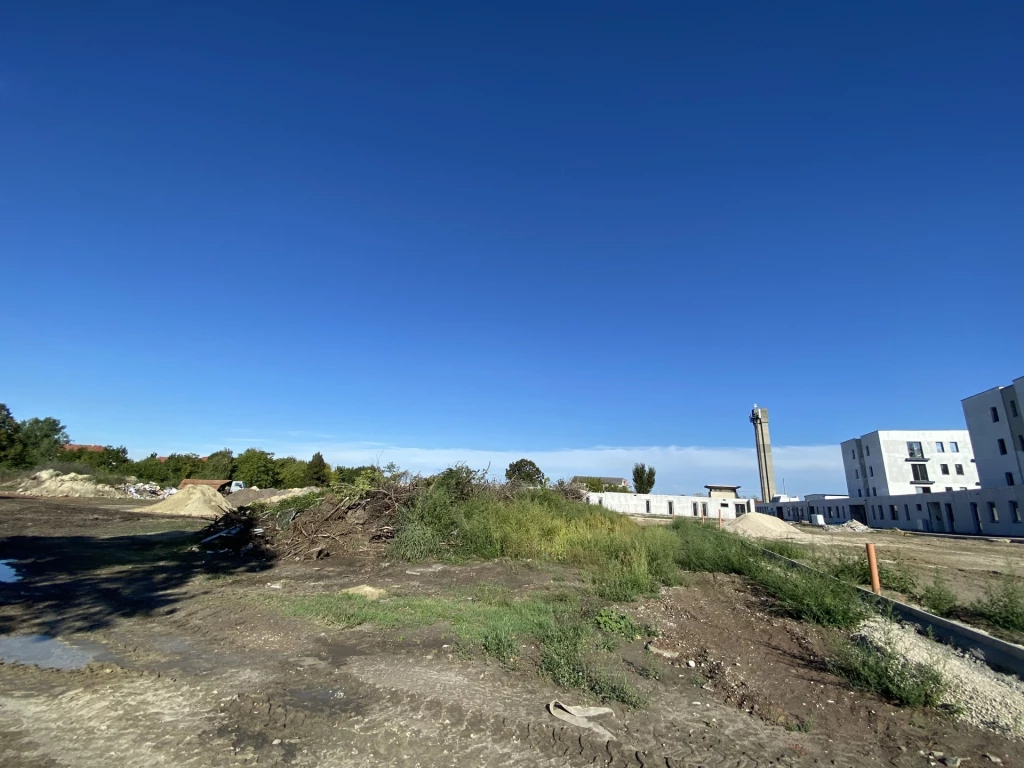 Eladó Telek, Komárom 250.000.000 Ft