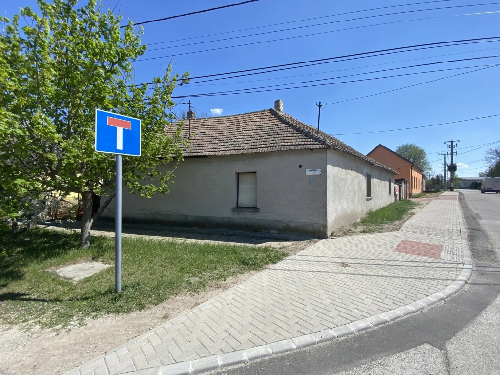 Eladó Ház, Komárom 43.900.000 Ft