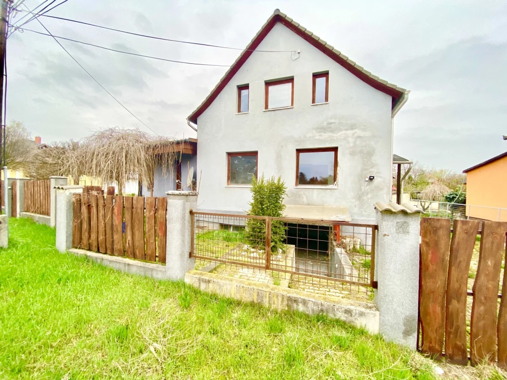 Eladó Ház, Komárom 70.000.000 Ft