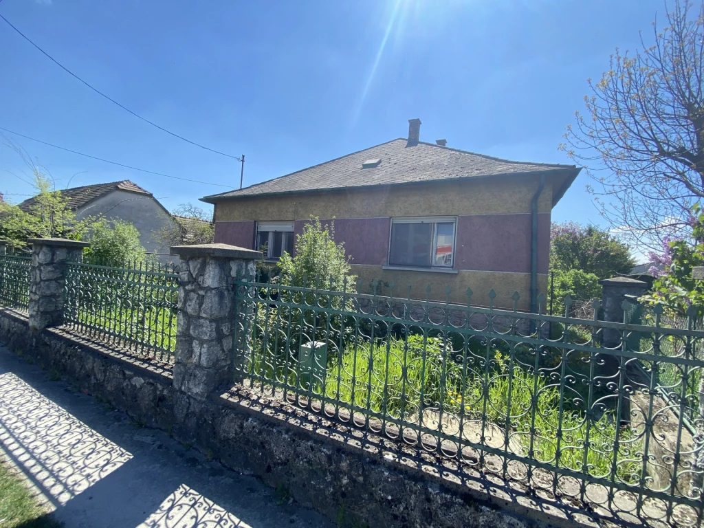 Eladó Ház, Komárom 67.900.000 Ft