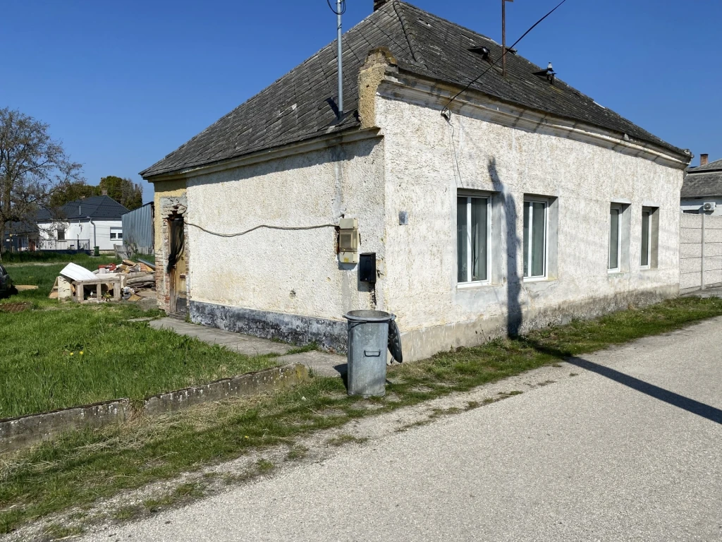 Eladó Ház, Komárom 28.900.000 Ft