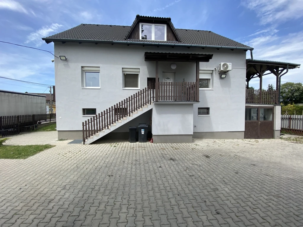 Eladó Ház, Kocs 178.000.000 Ft