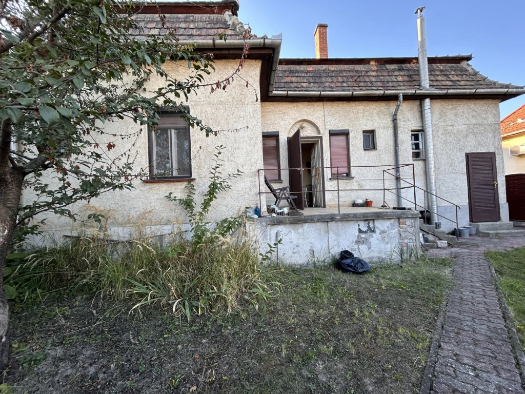 Eladó Ház, Komárom Asztalos Béla út 75.000.000 Ft