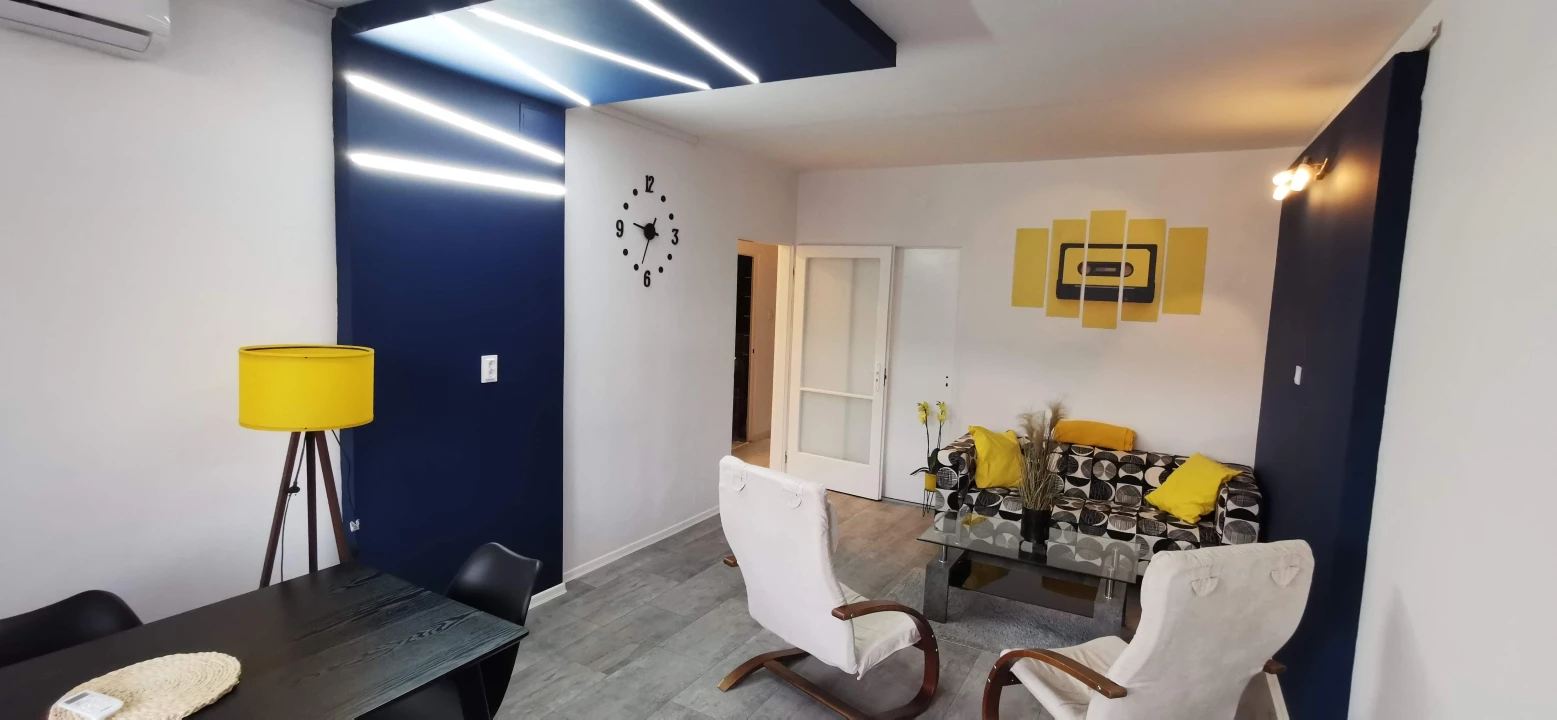 Eladó panellakás, Pécs