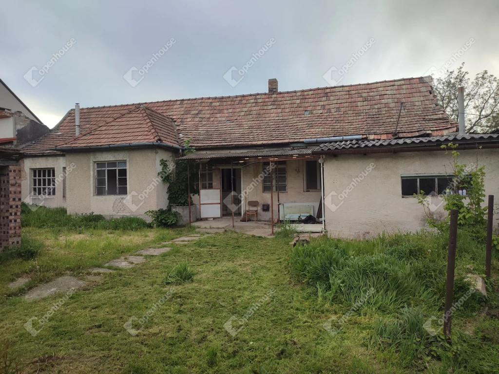 For sale house, Bajna