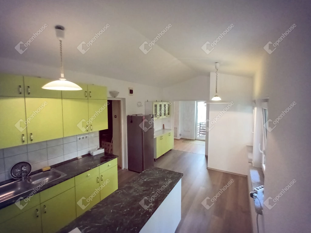 For sale brick flat, Dorog