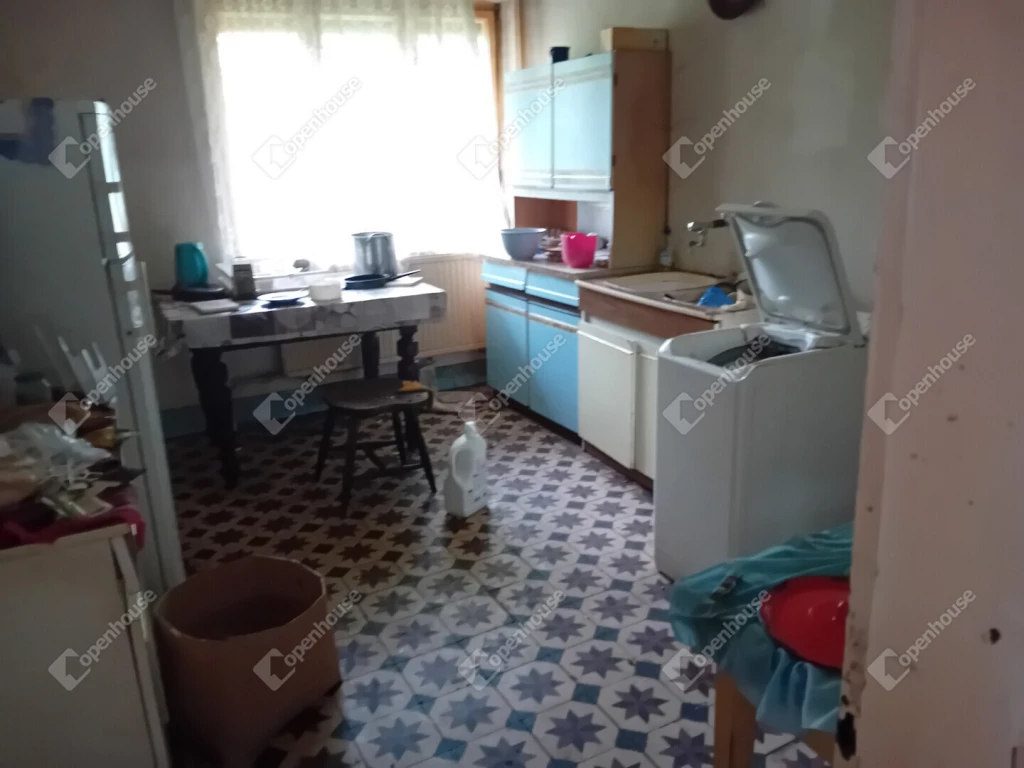 Eladó felújítandó családi ház nagy telekkel Vértessomlón – Vértesi panorámával!
