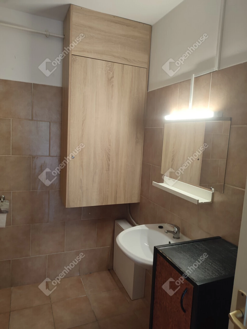 For rent brick flat, Tata, Kertváros