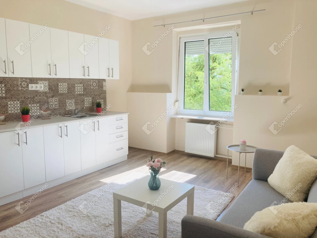 c3-1-name c2-19-name, Tatabánya, Újváros