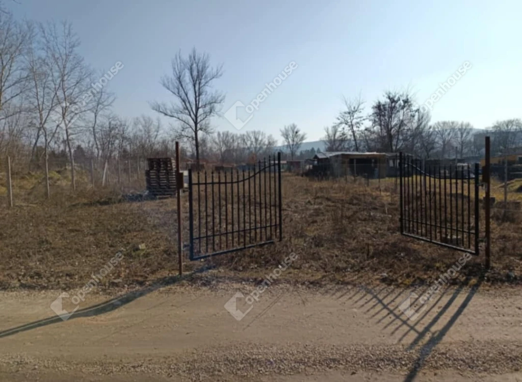 Zártkert – a nyugalom és természet kapuja otthonod mellett.”