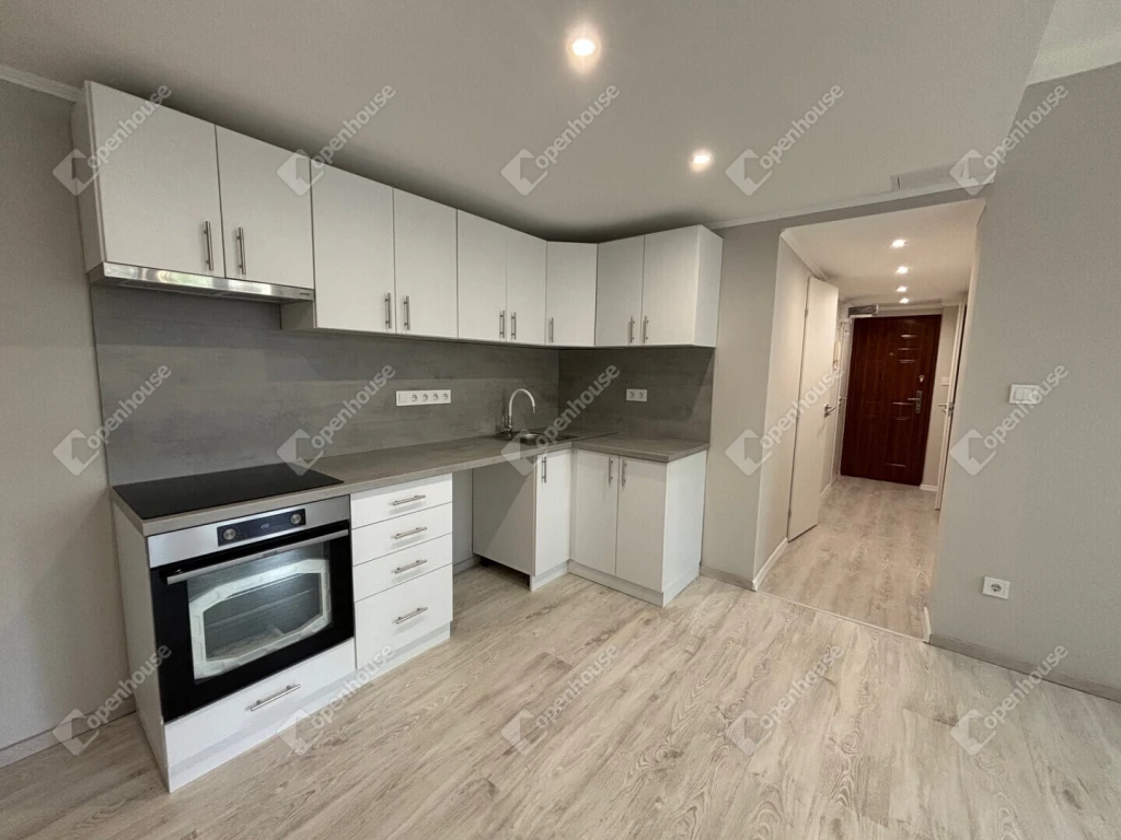 Tatabányán, újvárosban, 43 nm-es, 2+1 szobás, amerikai konyhás, földszinti téglalakás eladó!