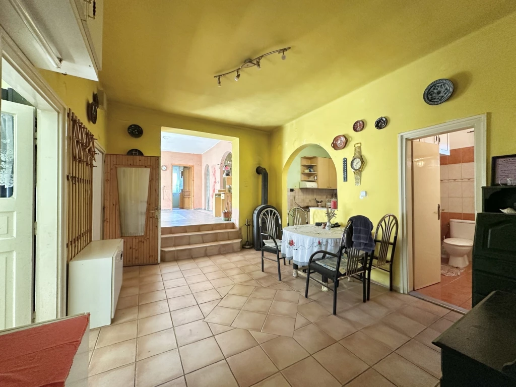 c3-1-name c2-6-name, Szombathely