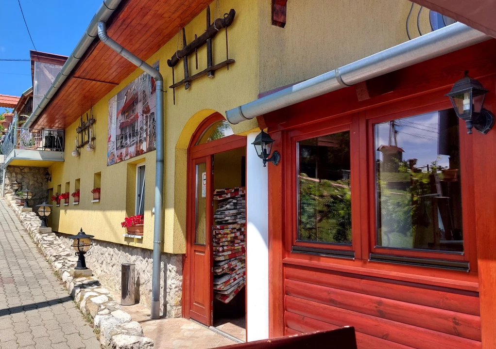 Eladó hotel, panzió, Hévíz