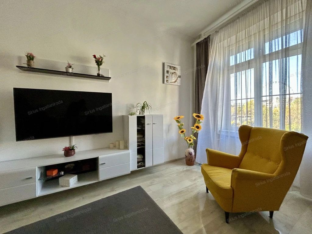 Eladó téglalakás, Budapest VI. kerület