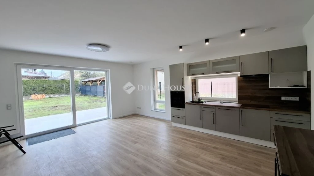 c3-1-name c2-1-name, Budapest XVI. kerület, Kishalom utca