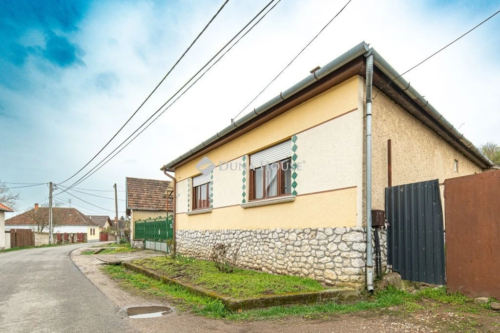 Eladó ház, Bogács