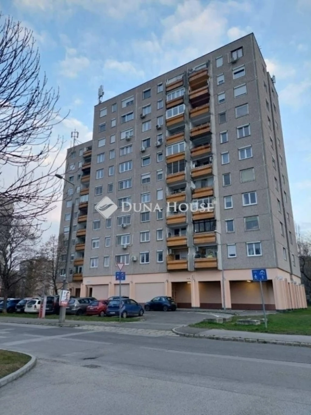 c3-1-name c2-20-name, Budapest III. kerület, Huszti út