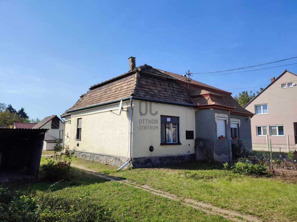 For sale semi-detached house, Komárom, Szőny