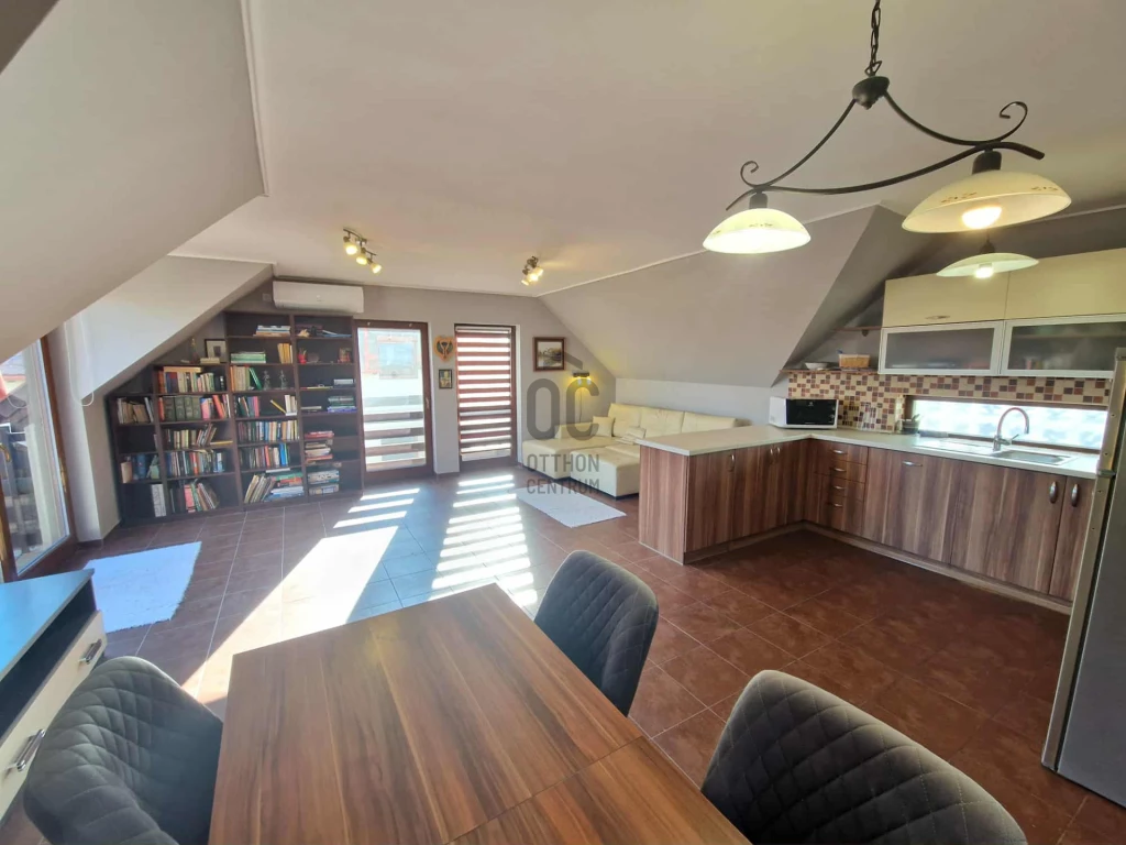 For sale brick flat, Tata, Tata