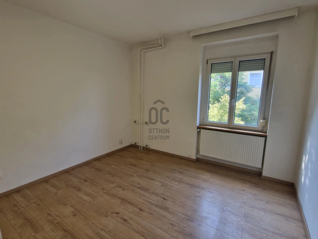 For sale brick flat, Tatabánya, Újváros