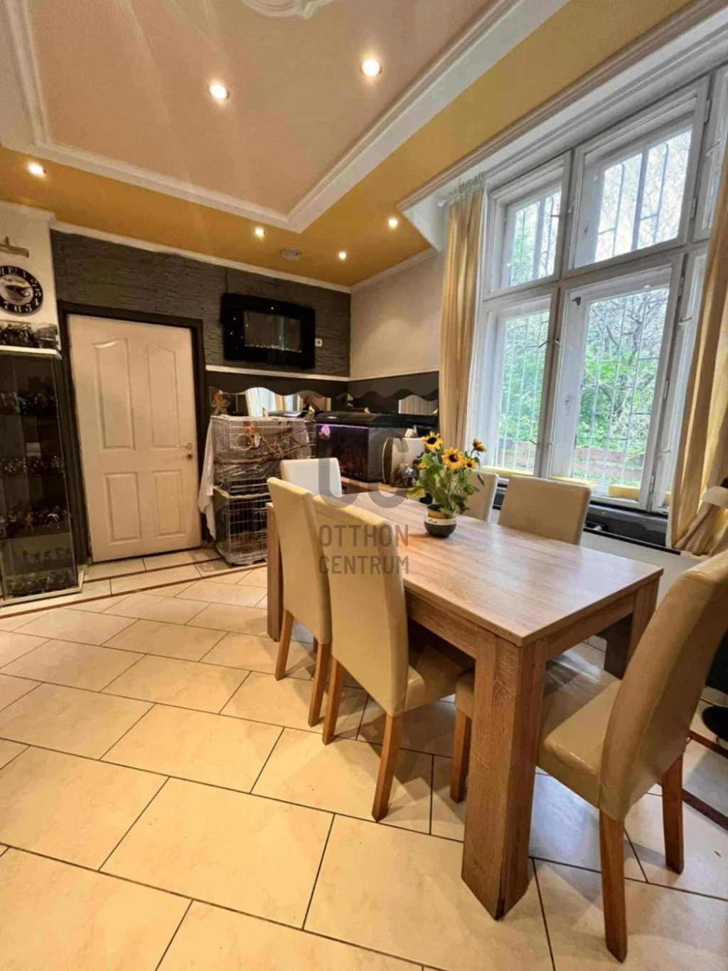 c3-1-name c2-1-name, Tatabánya, Óváros