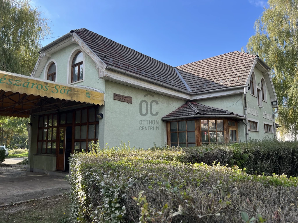 c3-1-name c2-73-name, Oroszlány, Óváros