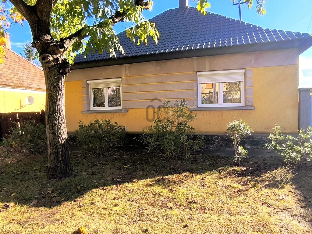 Eladó családi ház, Bakonyszentlászló, Bakonyszentlászló