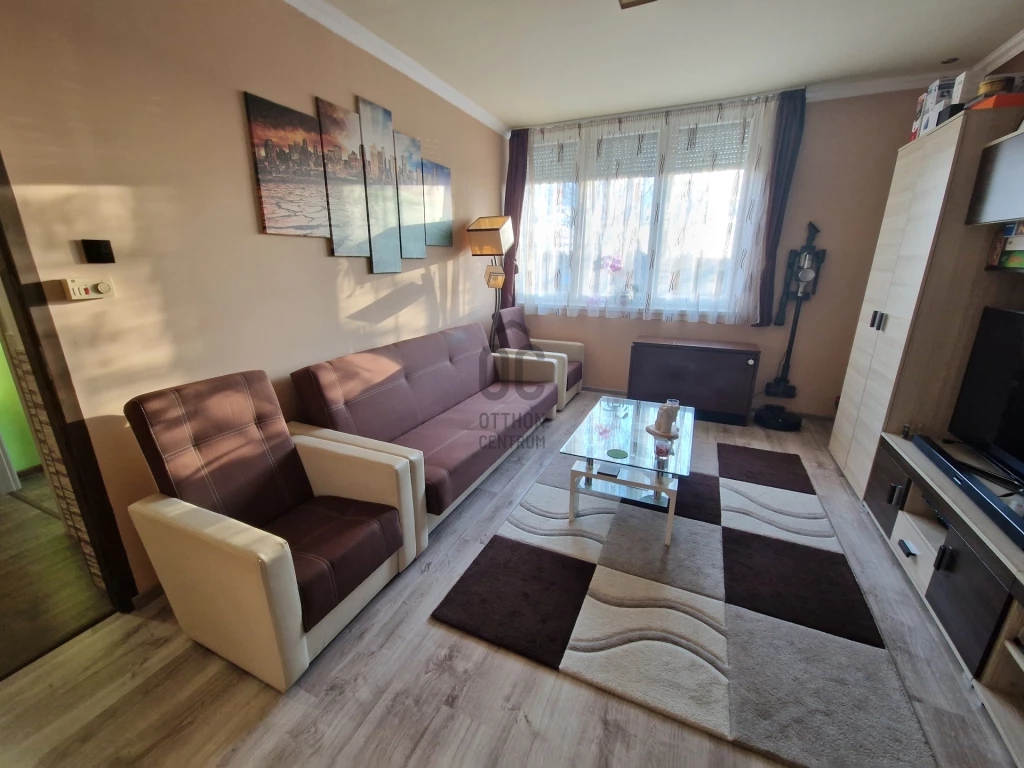 For sale brick flat, Tata, Tata