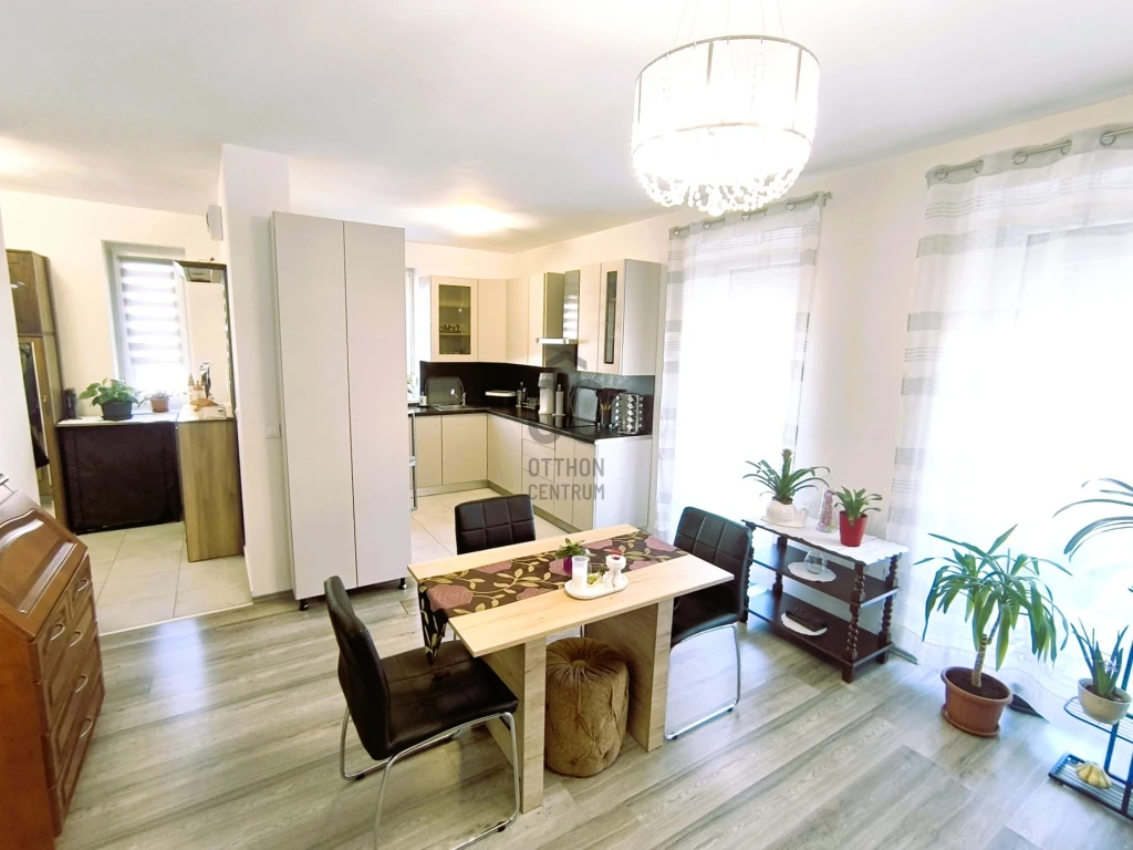 Eladó téglalakás, Tatabánya, Óváros