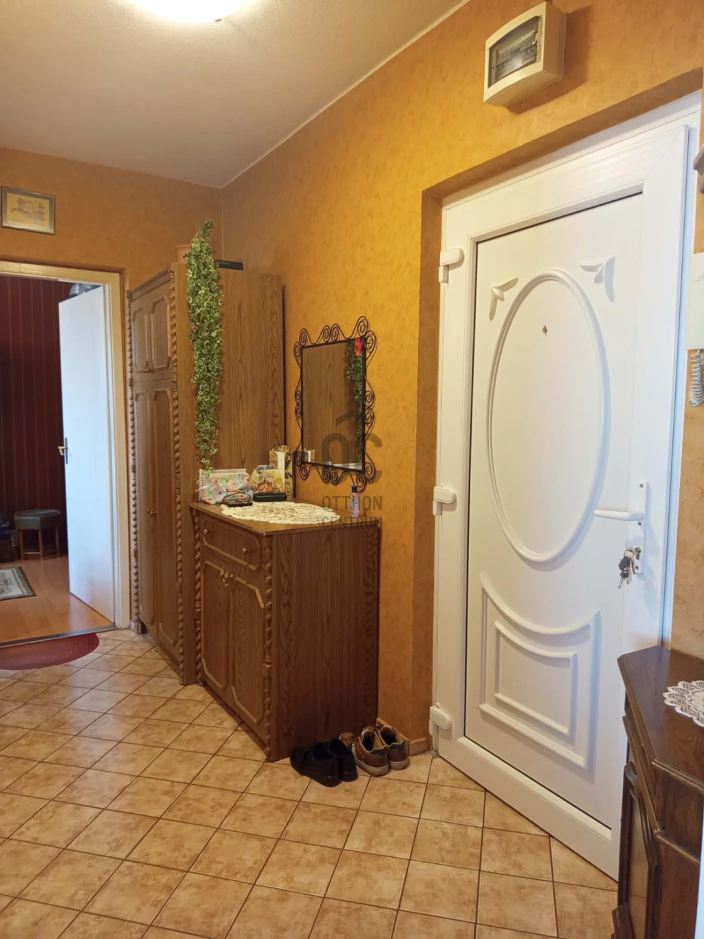 Eladó panellakás, Tatabánya, Dózsakert