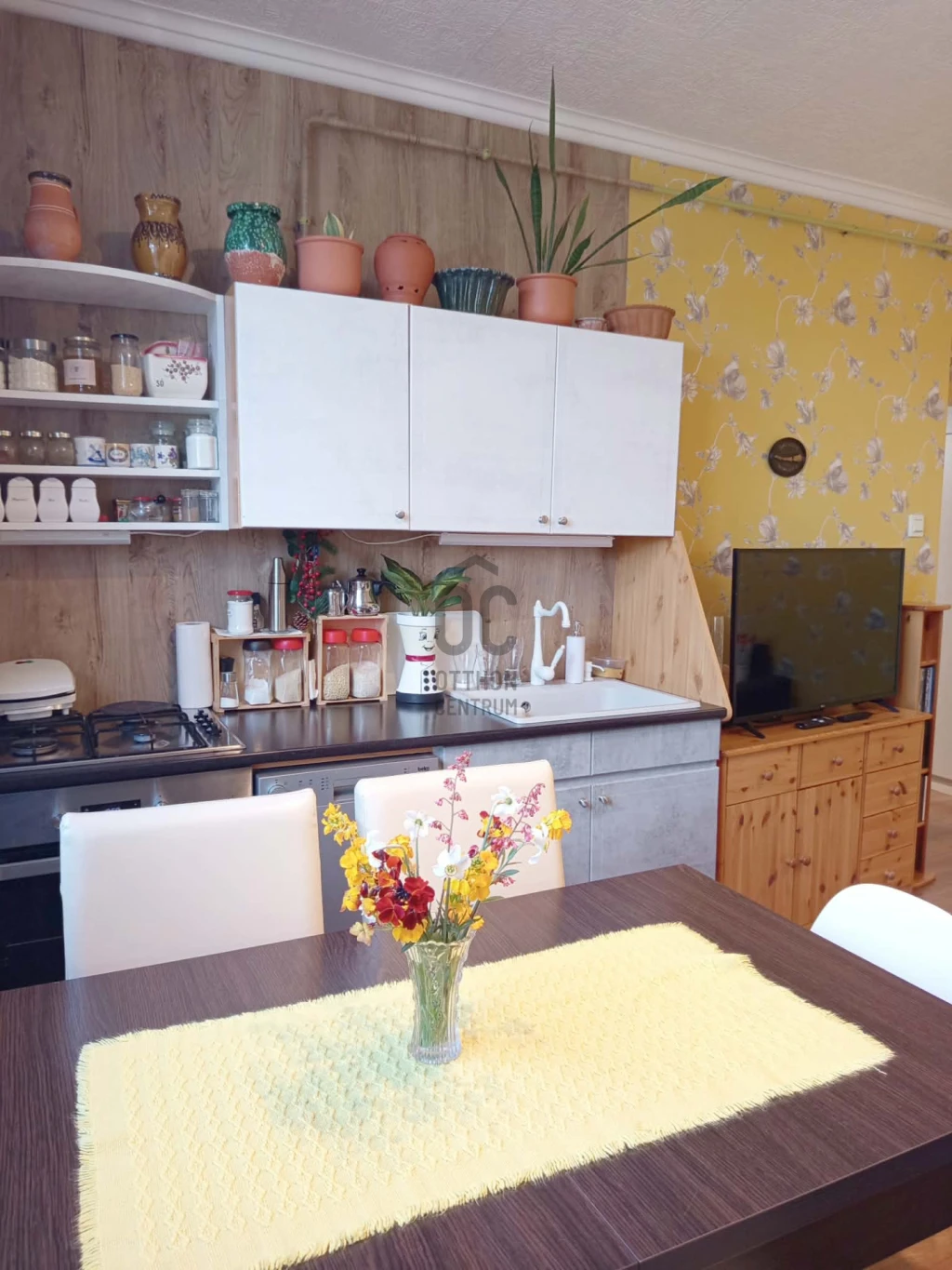 c3-1-name c2-19-name, Tatabánya, Kertváros