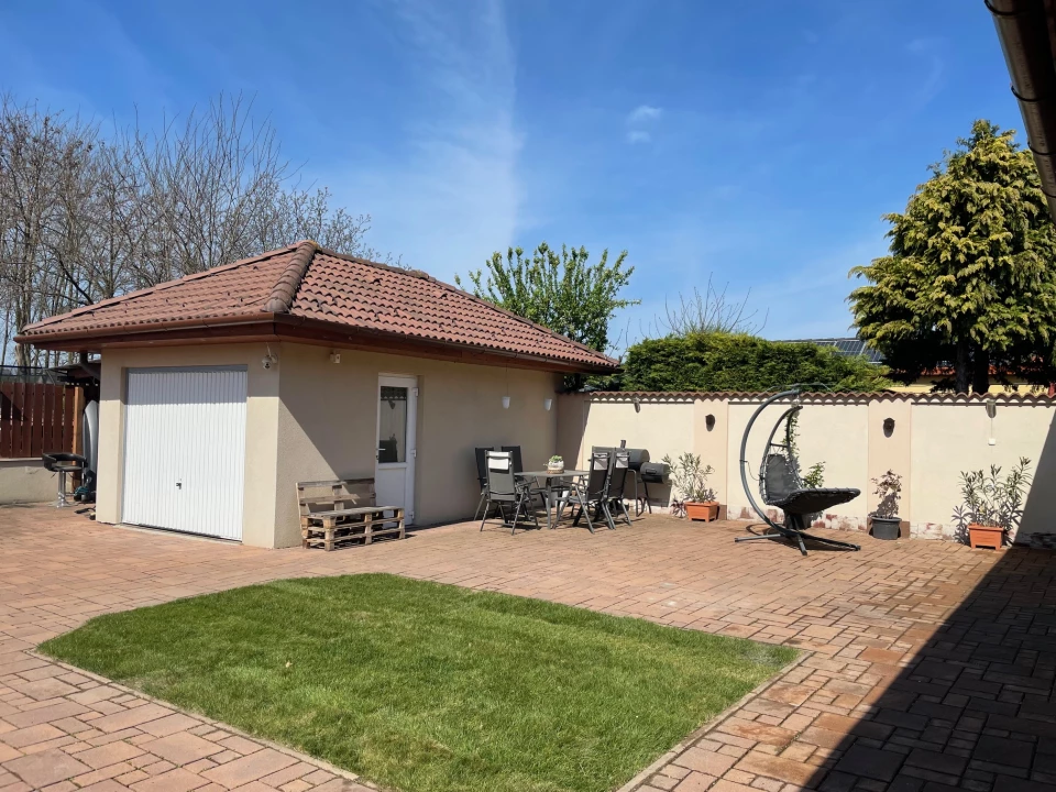 Eladó családi ház, Győr