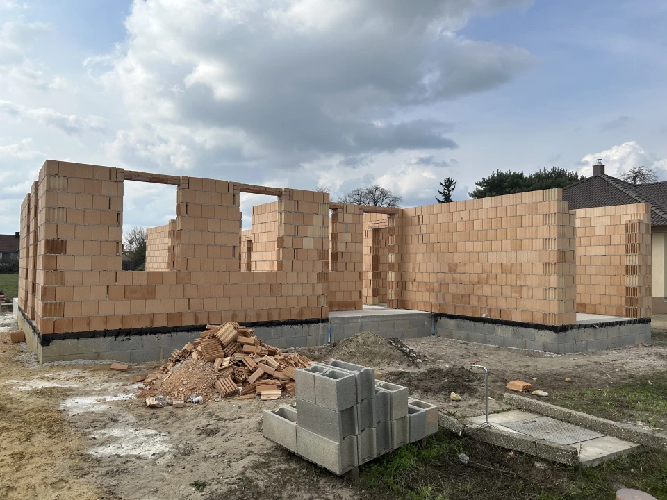 Eladó családi ház, Gönyű