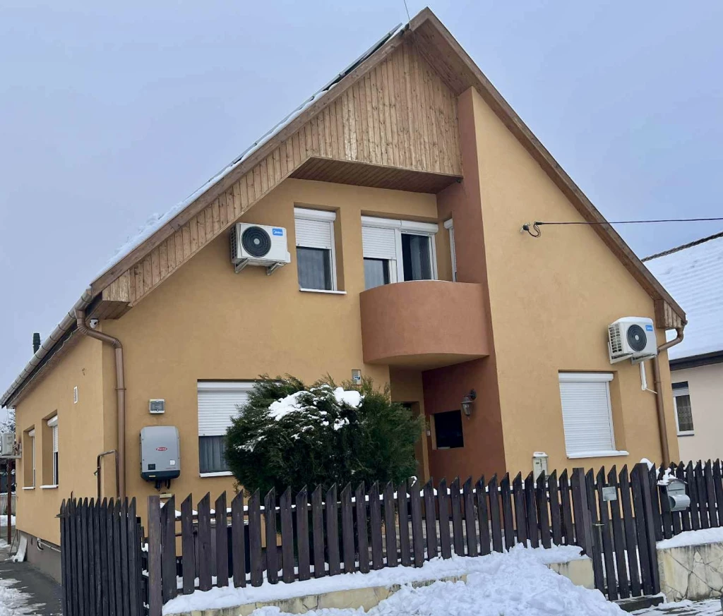 Nagycsaládos álomotthon ELADÓ extrákkal Szirmabesenyőben!