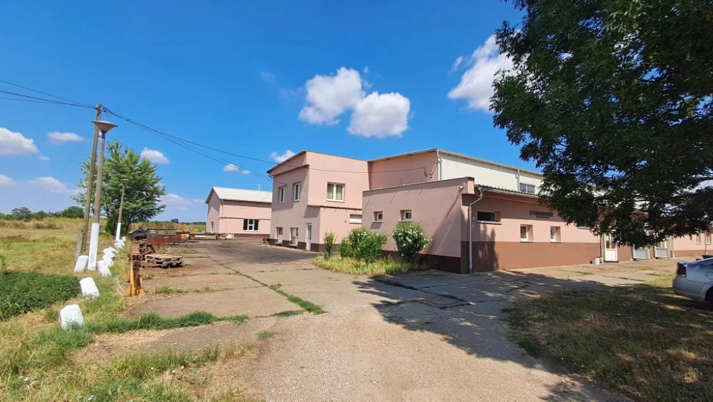 6 ÉVE NYERESÉGESEN MŰKÖDŐ HATALMAS IPARI KOMPLEXUM TELJES BERENDEZÉSSEL ,CÉGGEL EGYÜTT, ELADÓ ÁTÁNYBAN !!!